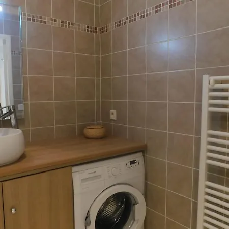 Charming Air-conditioned 2-bedroom 'le Riviera' With Parking