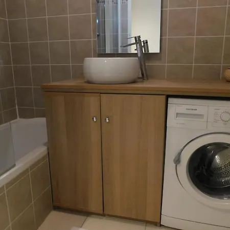 Charming Air-conditioned 2-bedroom 'le Riviera' With Parking